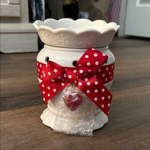 Scentsy White Ceramic Wax Warmer with Red Polka Dot Ribbon